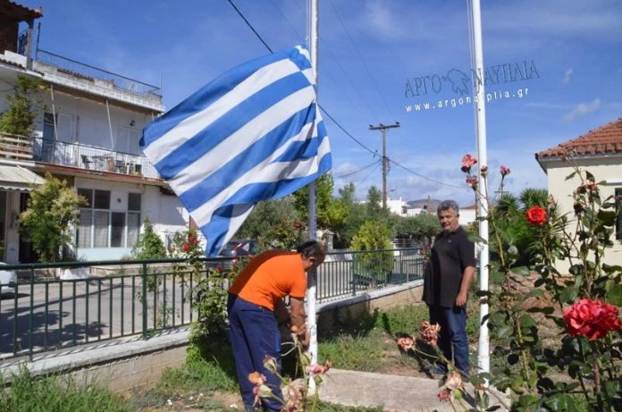 Άργος: Μεσίστιες οι σημαίες για τη Μακεδονία – Οι εικόνες μετά την απόφαση του δημοτικού συμβουλίου (εικόνες, βίντεο)